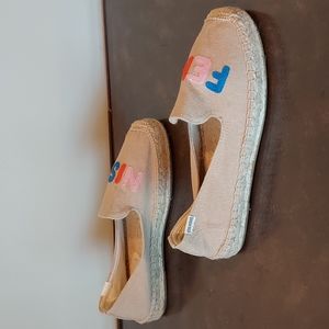Soludos Womens Canvas FEMINIST Tan Espadrilles New Size 9.5